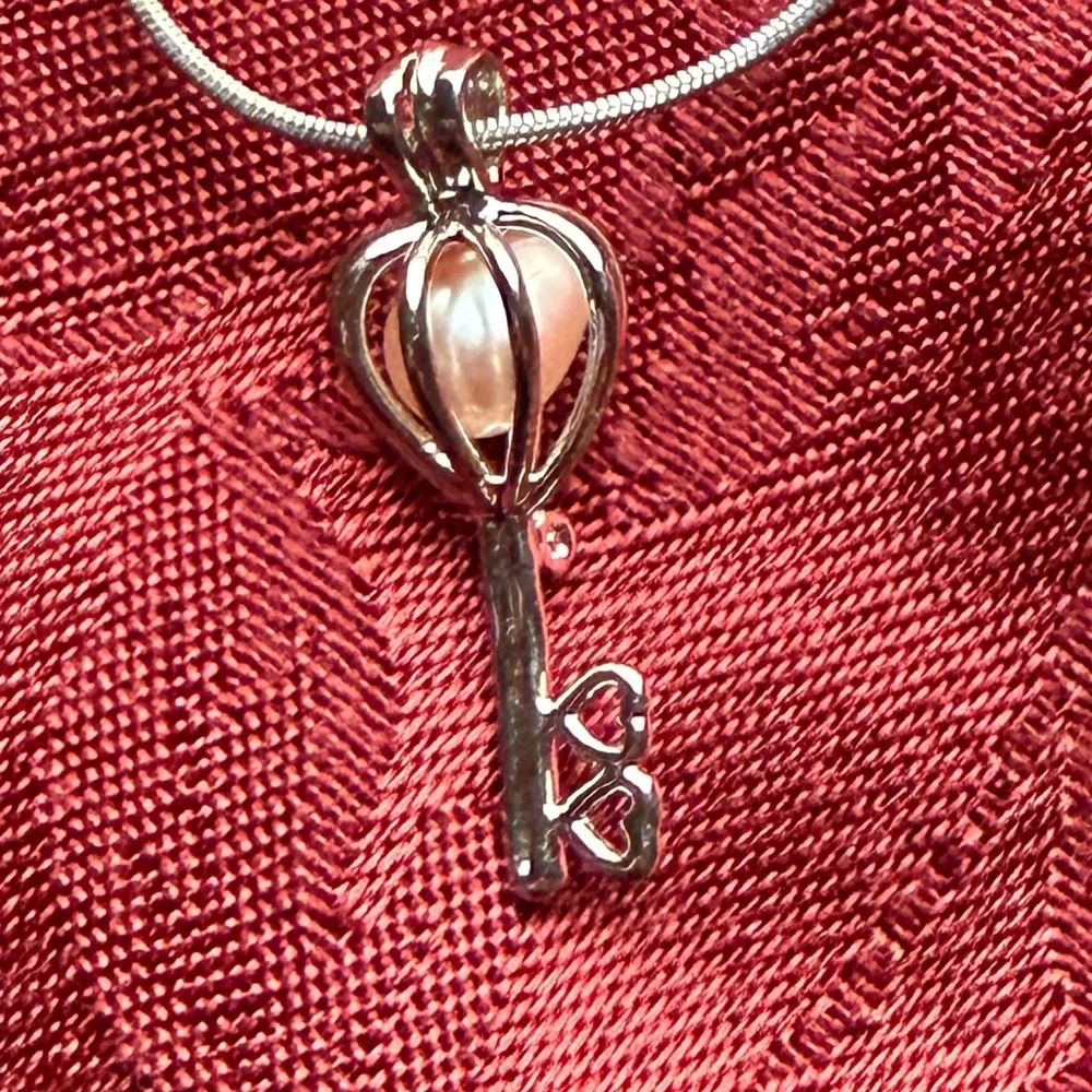 Pearl Cage Key To My Heart Drop Pendant Necklace - Silver